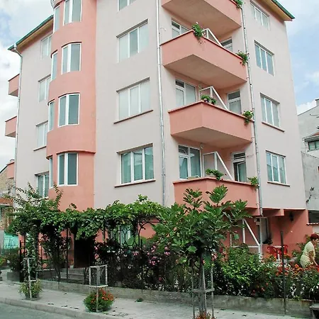 Guest House Chifchibashievi Πανσιόν 2*